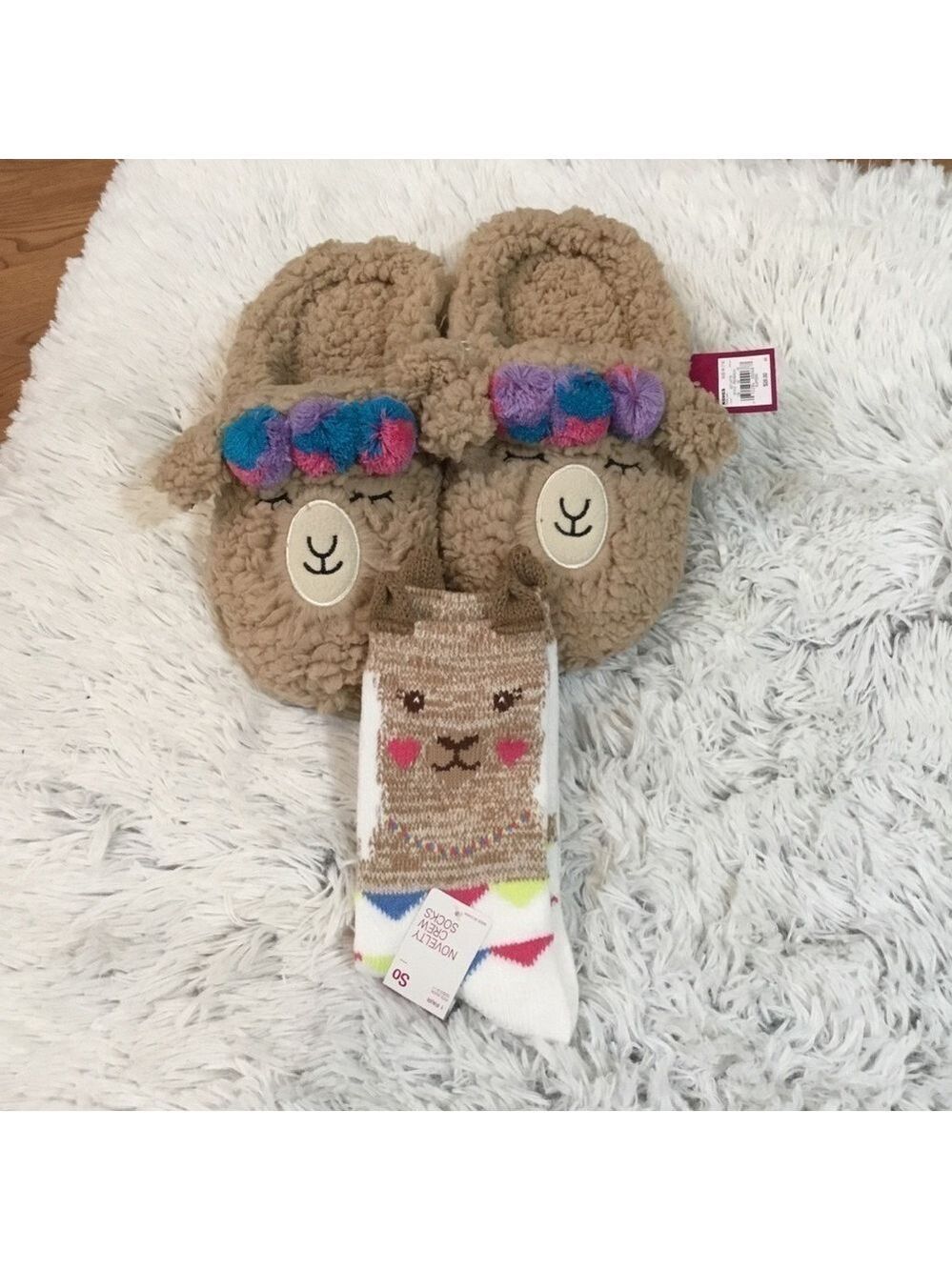 SO Llama slippers size med and socks fit 9-11